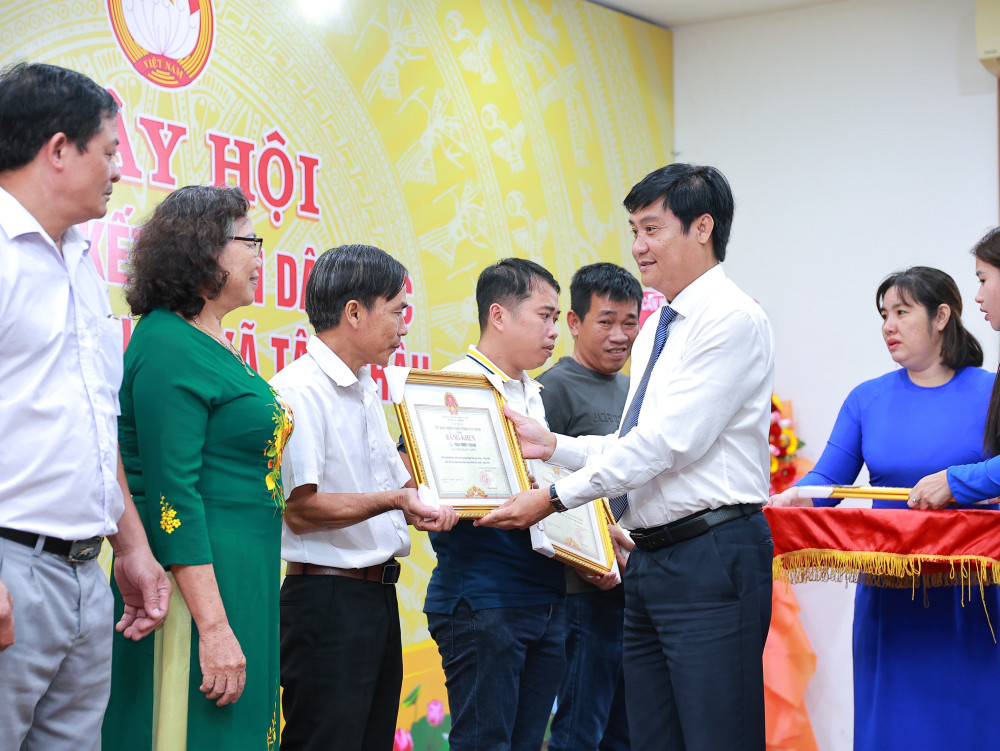 Liên khu dân cư xã Tân Châu tổ chức Ngày hội Đại đoàn kết toàn dân tộc