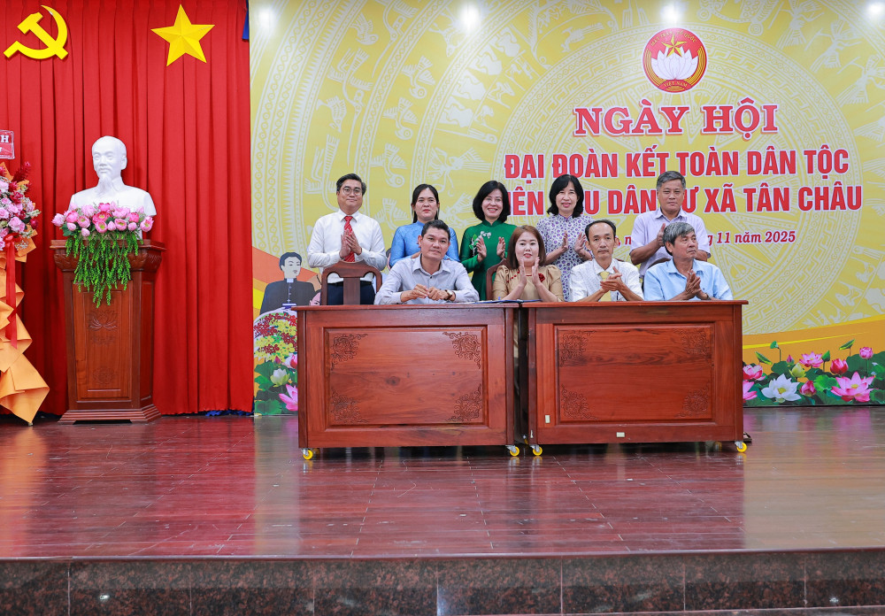 Liên khu dân cư xã Tân Châu tổ chức Ngày hội Đại đoàn kết toàn dân tộc