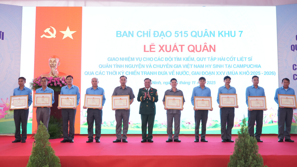 Thiếu tướng Trần Chí Tâm, Phó Chính ủy Quân khu 7, Trưởng Ban chỉ đạo 515 Quân khu 