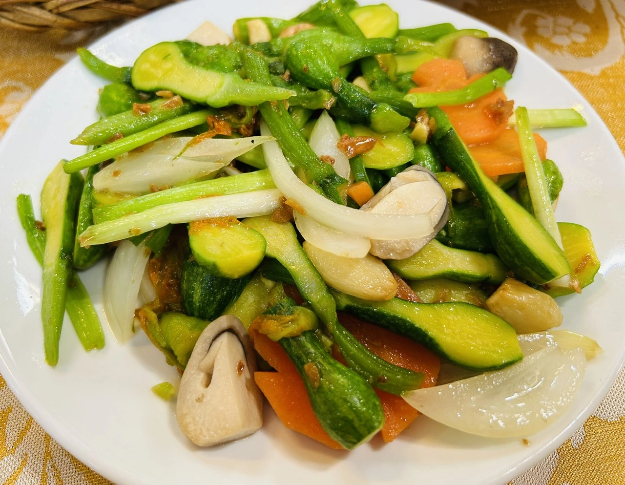 Suy thận ngày càng trẻ hóa: 7 nguyên tắc vàng để bảo vệ thận khỏe