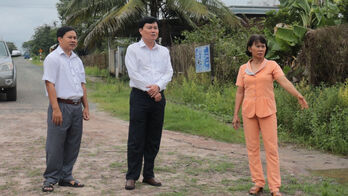 Kiểm tra việc thực hiện chính sách hỗ trợ nông nghiệp tại xã Long Chữ và Hảo Đước