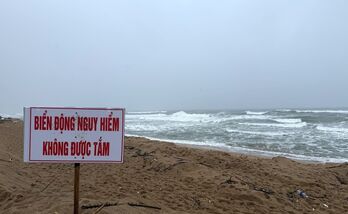 Thủ tướng chỉ đạo khẩn ứng phó với bão số 13 và mưa lũ sau bão