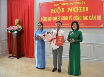 Trưởng phòng Kế hoạch tổng hợp Sở Xây dựng Vũ Thế Cường giữ chức Phó Bí thư Thường trực Đảng ủy xã Tân Châu