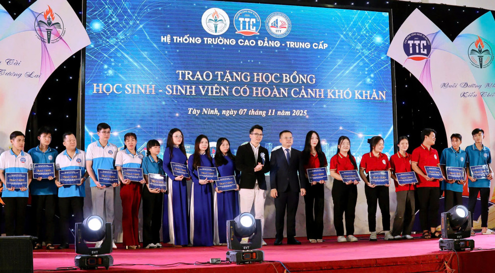 Trường Cao đẳng Công nghệ và Du lịch khai giảng năm học 2025-2026