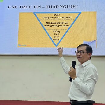 Xã Tầm Vu: Tập huấn kỹ năng viết tin, bài cho cộng tác viên