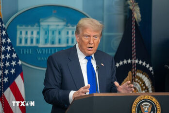 Tổng thống Mỹ tuyên bố sẵn sàng xem xét dỡ bỏ lệnh trừng phạt Iran