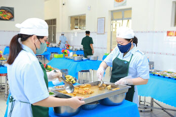 Phụ nữ Sư đoàn 5 xây dựng đơn vị, 'giữ lửa' gia đình