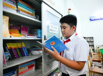 Xây dựng ý thức thượng tôn pháp luật từ trong nhà trường