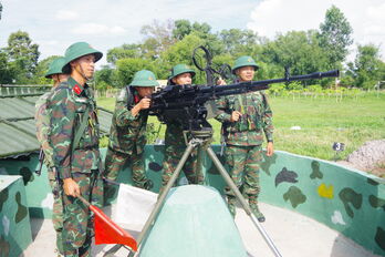 Bình minh nơi trận địa phòng không