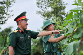 Thiếu tá Đoàn Tấn Huy – Nêu gương bằng hành động thực tiễn