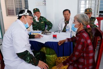 Nghĩa tình quân y Việt Nam - Campuchia