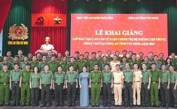 Khai giảng lớp Cao cấp lý luận chính trị khóa 7 tại Công an tỉnh Tây Ninh