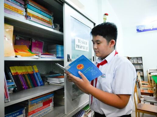 Xây dựng ý thức thượng tôn pháp luật từ trong nhà trường