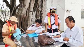 Xã Bến Lức: Tăng cường kiểm tra công tác quản lý hoạt động đường thủy nội địa