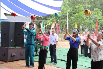 Rộn ràng Ngày hội Đại đoàn kết toàn dân tộc tại xã Lộc Ninh