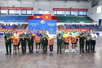 Sôi nổi các hoạt động giao lưu thể thao sĩ quan trẻ biên giới Việt Nam - Campuchia