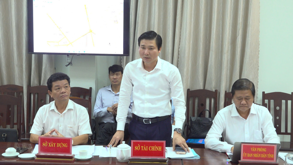 Chủ tịch UBND tỉnh Nguyễn Văn Út chủ trì hội nghị tháo gỡ khó khăn cho xã Hậu Nghĩa