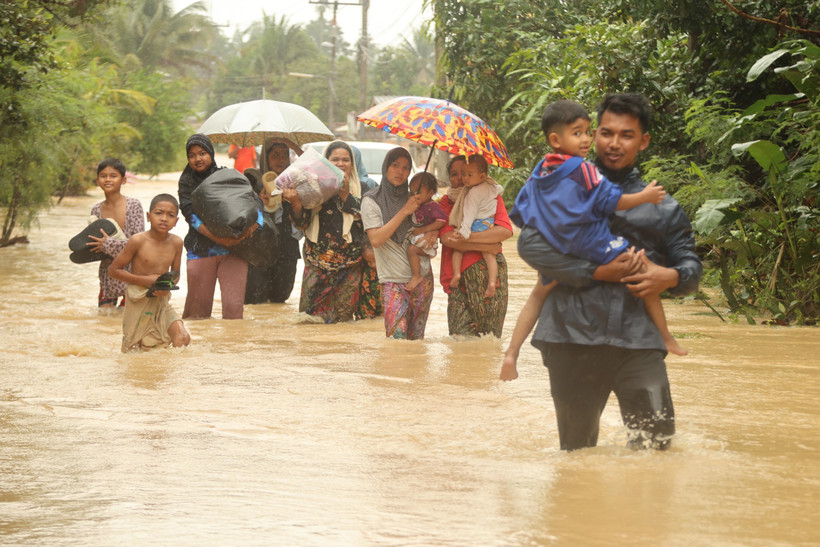 Severe flooding reported in central Thailand