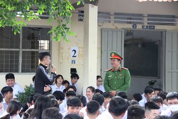 Tuyên truyền pháp luật cho học sinh Trung tâm Giáo dục nghề nghiệp - Giáo dục thường xuyên khu vực 1