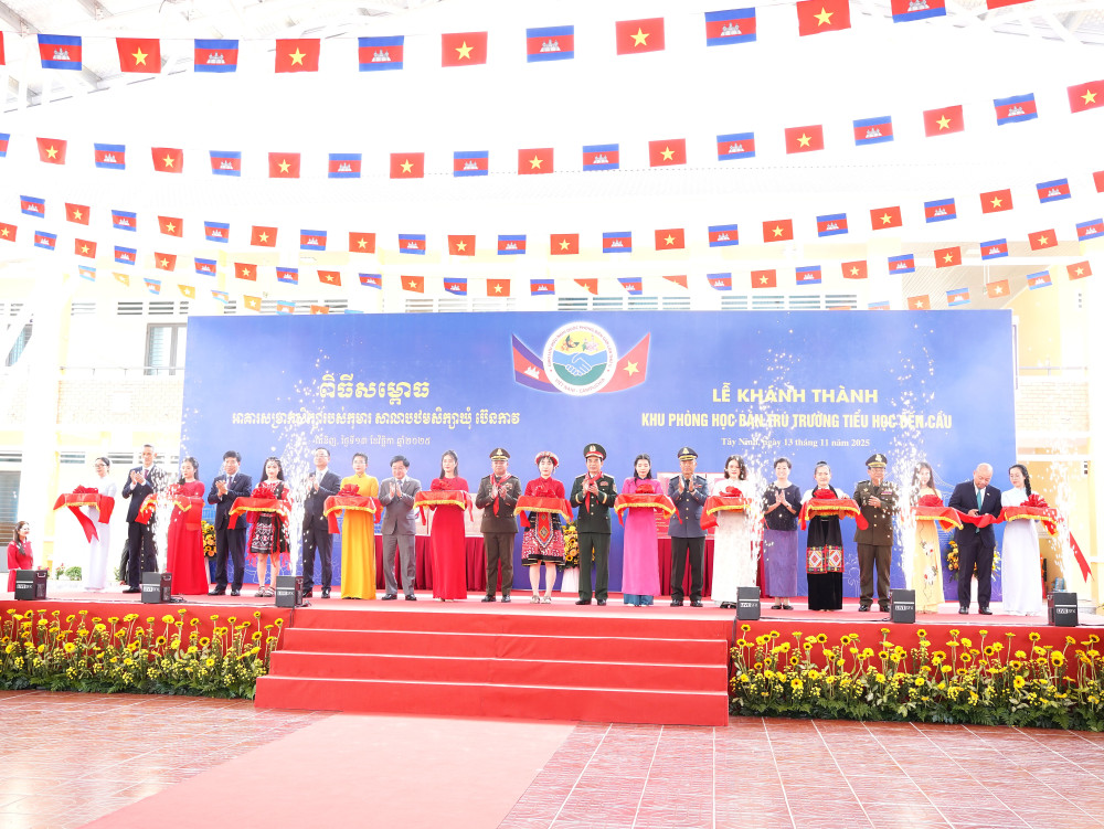 The 2nd Vietnam-Cambodia Border Defense Friendship Exchange: A Great Festival of Friendship