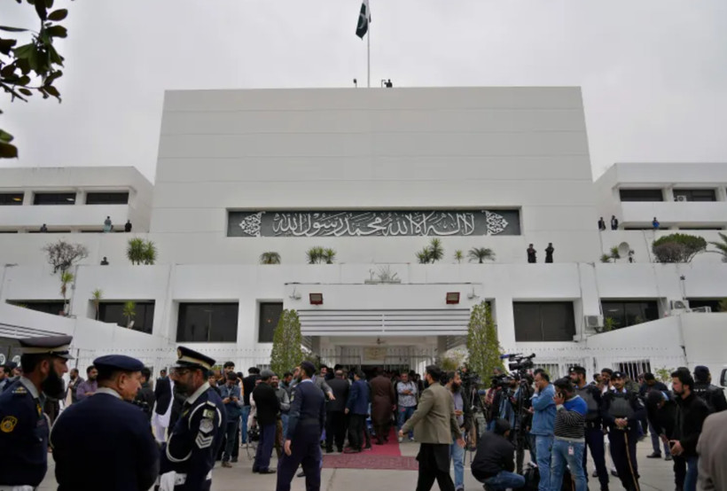 Pakistan sửa đổi Hiến pháp, thay đổi cấu trúc quyền lực quốc gia