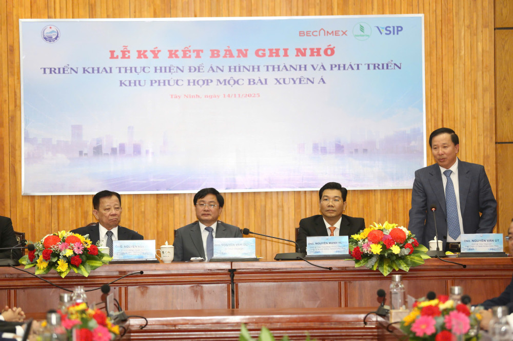 UBND tỉnh Tây Ninh và Liên danh Becamex – VSIP – VRG ký kết ghi nhớ hợp tác Chủ tịch UBND tỉnh Nguyễn Văn Út phát biểu tại lễ Ký kết.