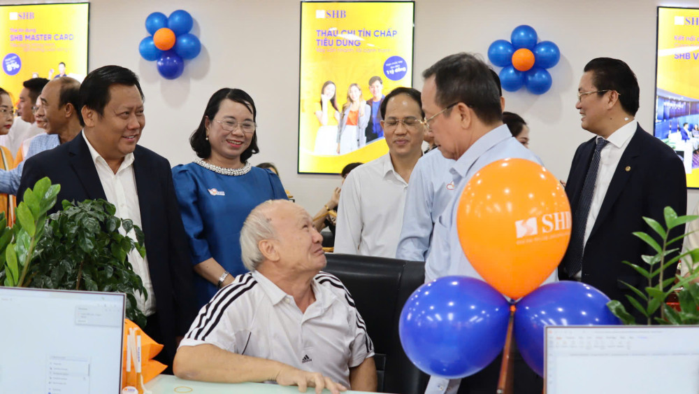 SHB Long An tưng bừng khai trương trụ sở mới: Đáp ứng tốt hơn nữa nhu cầu đa dạng của khách hàng