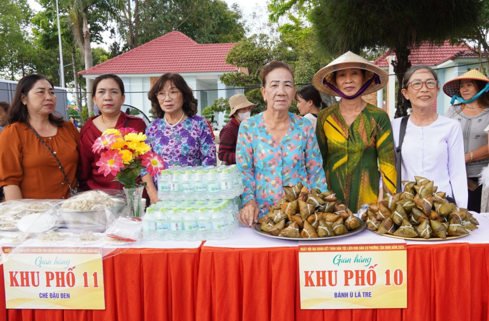 Phường Tân Ninh: Rộn ràng Ngày hội Đại đoàn kết toàn dân tộc ở khu dân cư