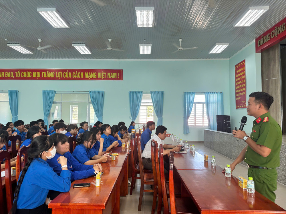 Xã Châu Thành: Tập huấn kỹ năng trồng trọt ứng dụng công nghệ và tuyên truyền phòng, chống lừa đảo trên không gian mạng