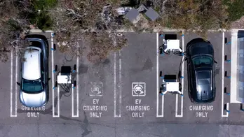 Doanh số xe điện vẫn tăng trên toàn cầu