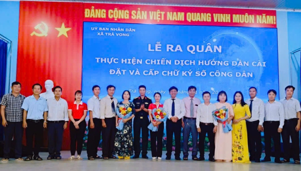 Xã Trà Vong phát động phong trào “Bình dân học vụ số”