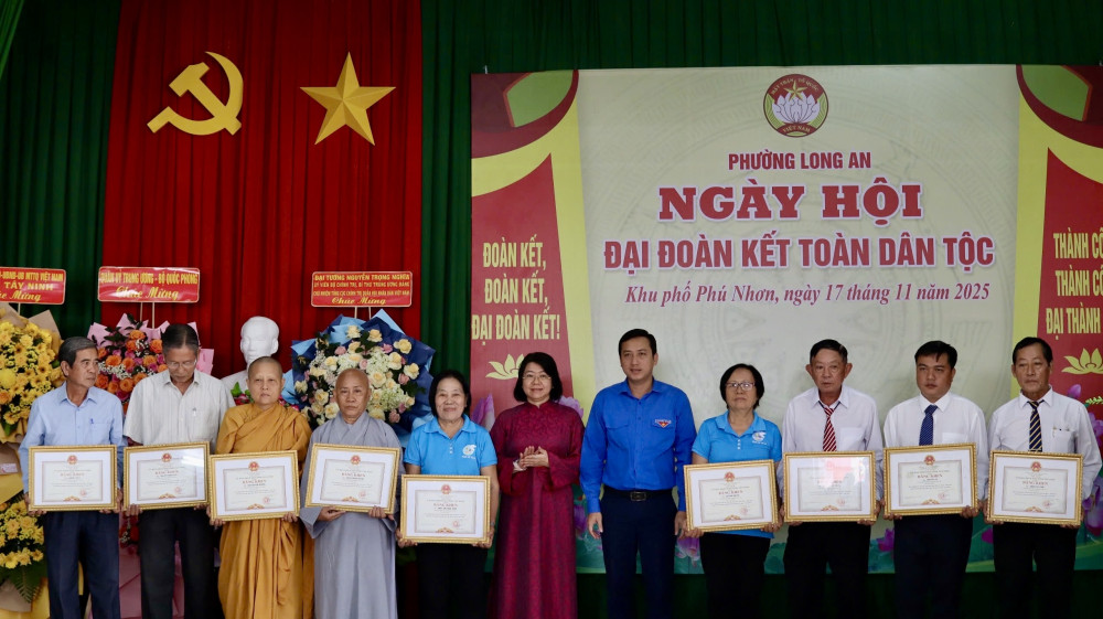 Đại tướng Nguyễn Trọng Nghĩa dự Ngày hội Đại đoàn kết toàn dân tộc tại tỉnh Tây Ninh