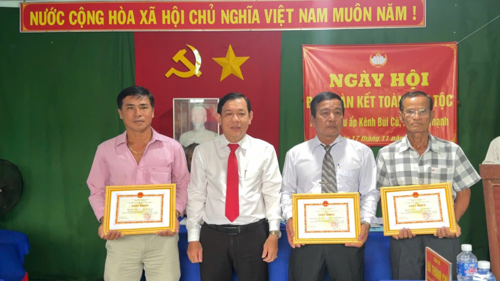 Xã Hậu Thạnh: Sôi nổi Ngày hội đại đoàn kết toàn dân tộc tại ấp Kênh Bùi Cũ