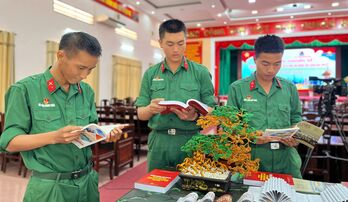 Đưa pháp luật vào đời sống bộ đội