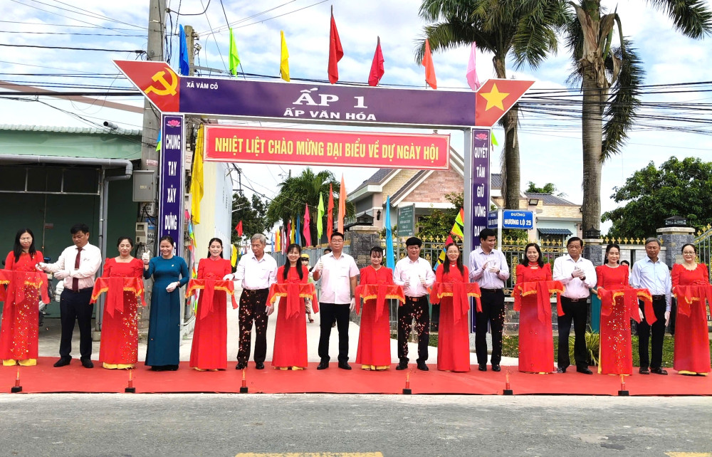 Vàm Cỏ: Chung tay xây dựng nông thôn mới nâng cao