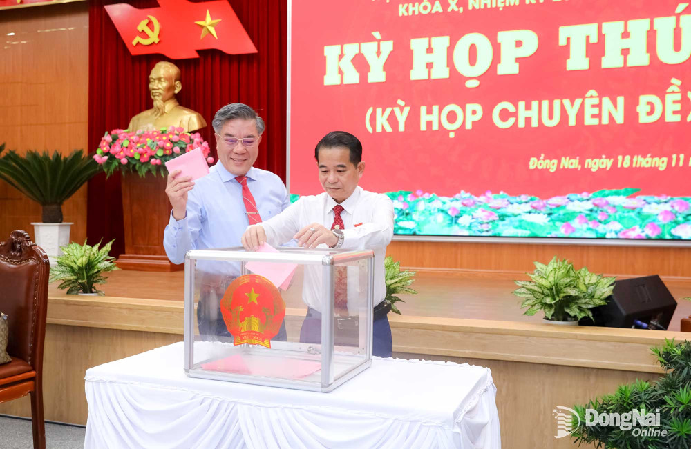 Đồng chí Nguyễn Văn Út, Phó Bí thư Tỉnh ủy Đồng Nai được bầu giữ chức Chủ tịch UBND tỉnh