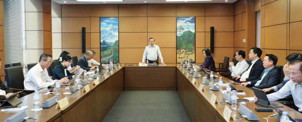 Đoàn đại biểu Quốc hội tỉnh Tây Ninh đóng góp nhiều ý kiến cho Nghị quyết số 71-NQ/TW của Quốc hội