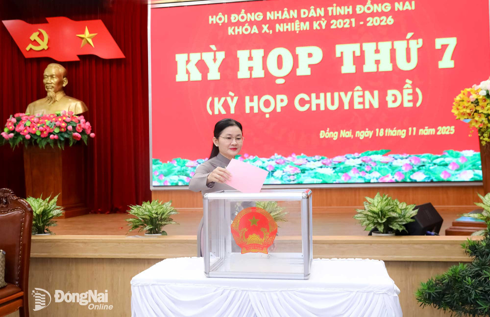 Đồng chí Nguyễn Văn Út, Phó Bí thư Tỉnh ủy Đồng Nai được bầu giữ chức Chủ tịch UBND tỉnh