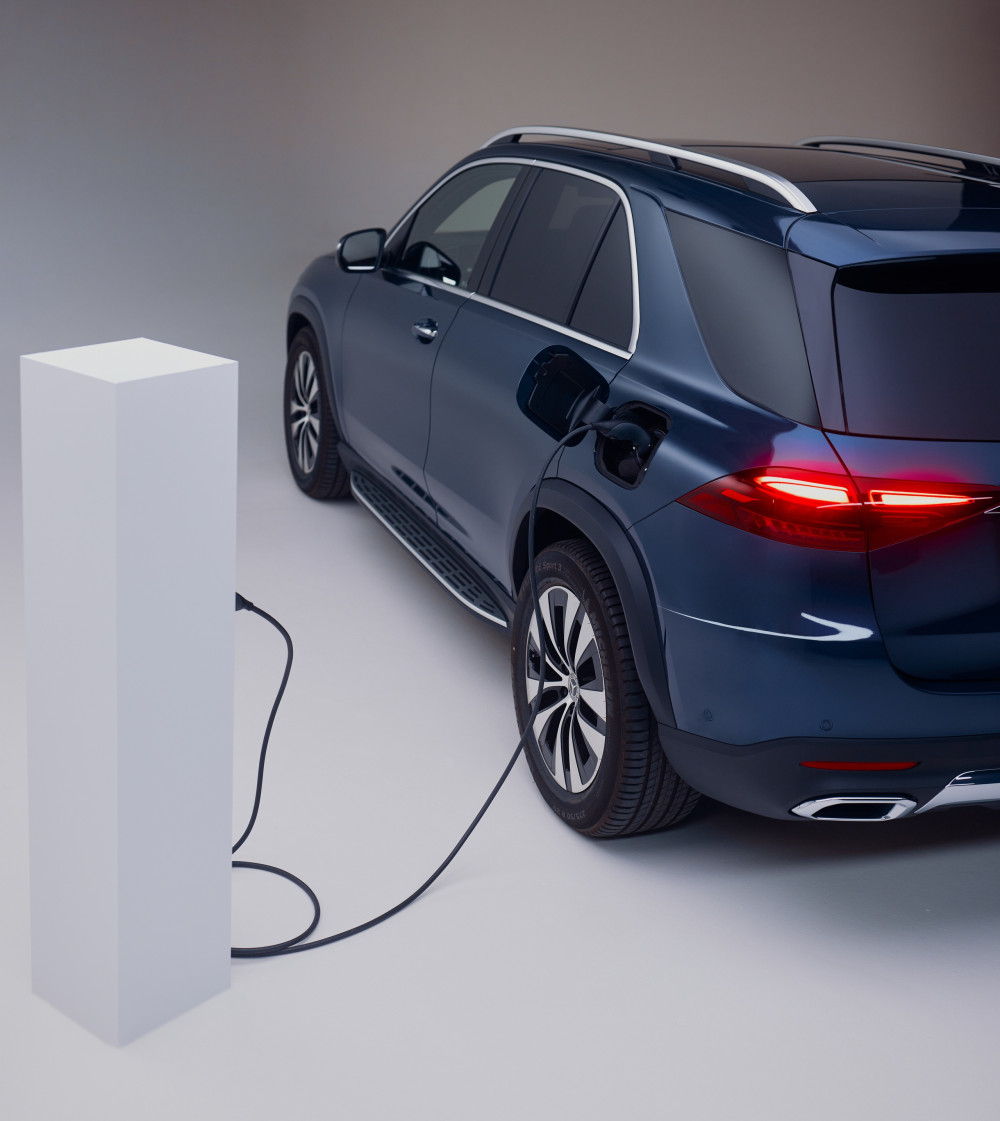 Mercedes-Benz bán xe PHEV đầu tiên tại Việt Nam, giá hơn 4,6 tỉ đồng