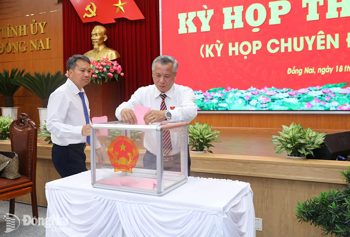 Đồng chí Nguyễn Văn Út, Phó Bí thư Tỉnh ủy Đồng Nai được bầu giữ chức Chủ tịch UBND tỉnh