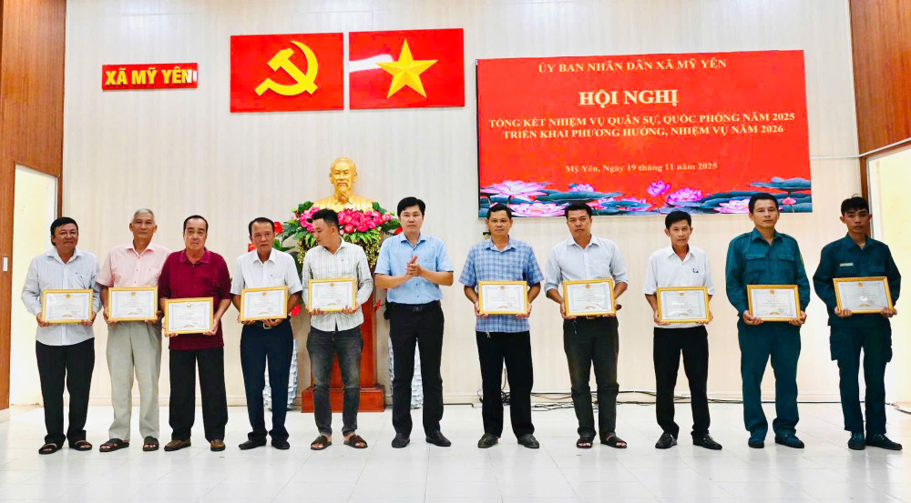 Xã Mỹ Yên khen thưởng các tập thể, cá nhân thực hiện tốt nhiệm vụ quân sự - quốc phòng