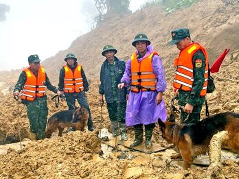 Thời tiết hôm nay 19/11: Bắc Bộ rét căm căm, Trung Bộ mưa dầm