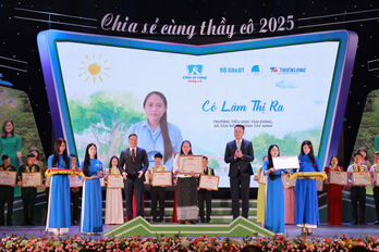 Những người 'gieo chữ' ở vùng biên