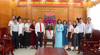 Tây Ninh: Thăm, chúc mừng Học viện Chính trị khu vực II nhân kỷ niệm 43 năm Ngày Nhà giáo Việt Nam