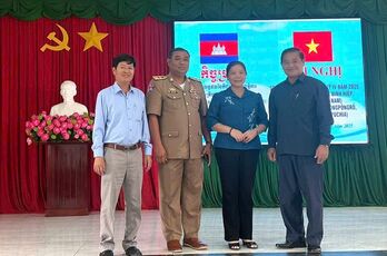 Xã Bình Hiệp và huyện Kampong Rou phát huy tình đoàn kết, hữu nghị, hợp tác