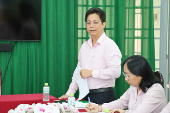 Ngân hàng Chính sách xã hội Chi nhánh tỉnh Tây Ninh làm việc về công tác đối chiếu, phân loại nợ tại xã Ninh Điền