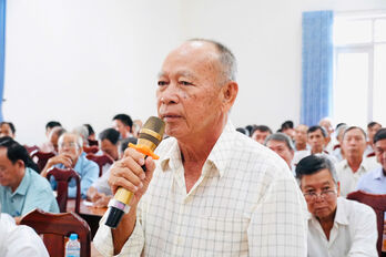 Cử tri xã Tân Tập và Phước Vĩnh Tây kiến nghị về các dự án kéo dài