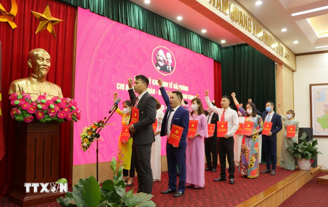 Tinh gọn bộ máy: Chuẩn hóa để chính quyền địa phương 2 cấp mạnh hơn