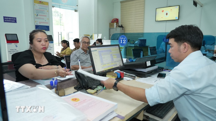 Tinh gọn bộ máy: Chuẩn hóa để chính quyền địa phương 2 cấp mạnh hơn