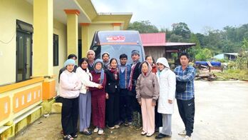 Trao tặng 520 suất quà và máy phát điện cho người dân Quảng Nam